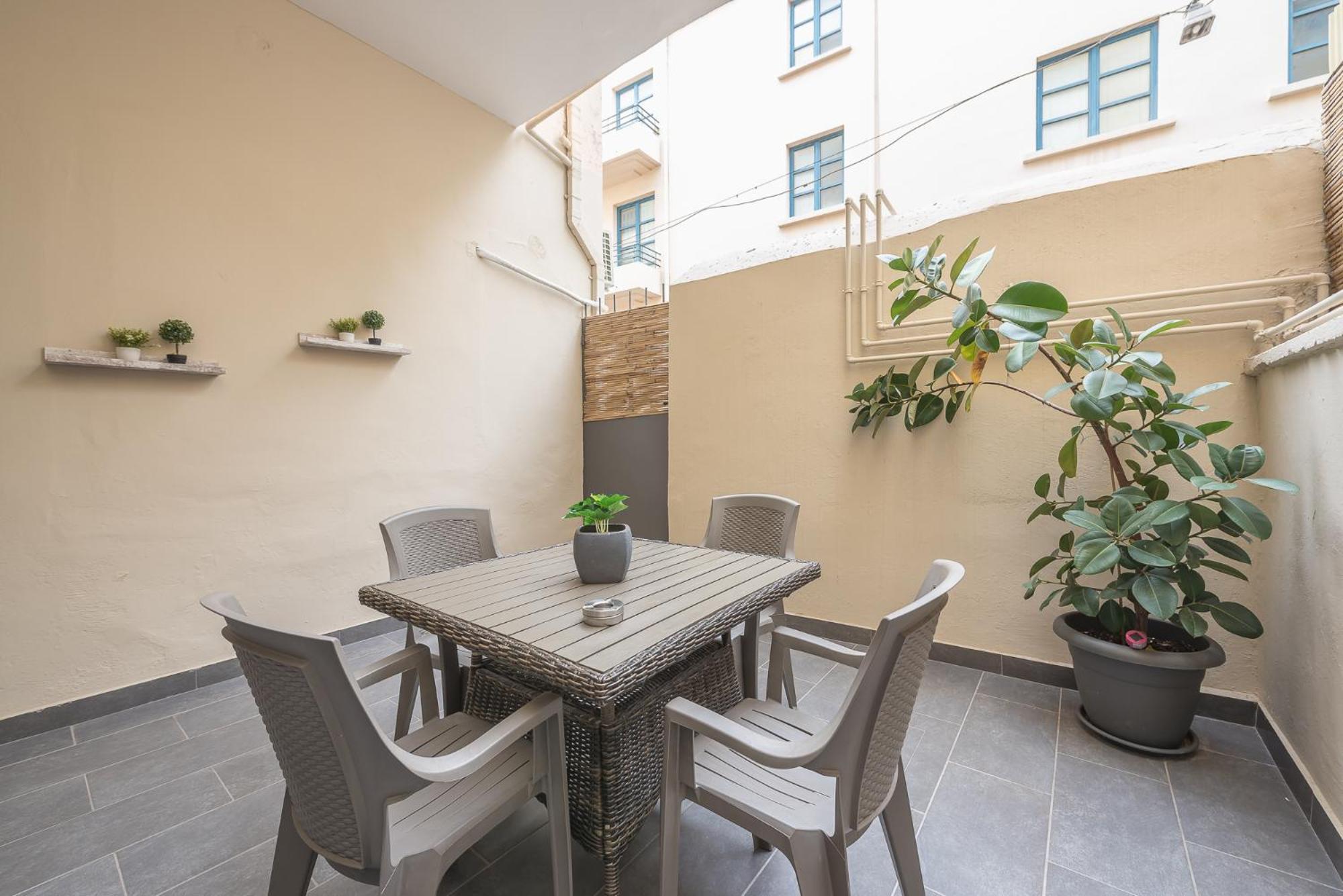 Peaceful And Comfy 2Ba In Athens Heart Apartment Екстериор снимка