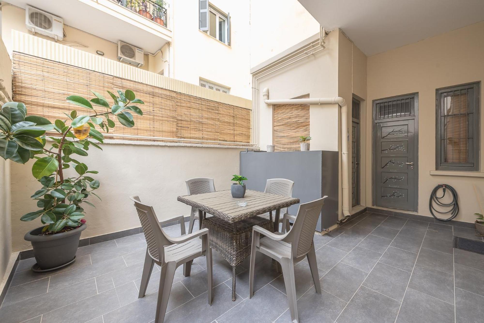 Peaceful And Comfy 2Ba In Athens Heart Apartment Екстериор снимка